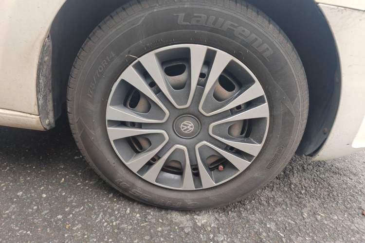 Used Volkswagen Jetta 2013 1.6L Manual Fashion Edition
