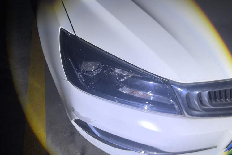 Used Geely Auto Emgrand 2019 Leading Edition 1.5L CVT Luxury Model China VI Standard Right Front Headlight