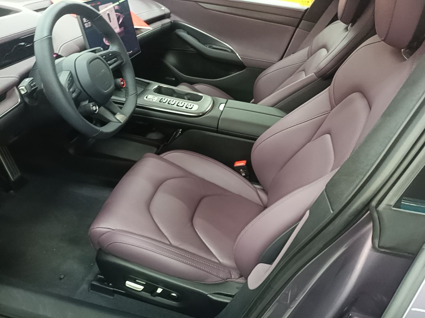 Xiaomi Auto SU7 2024 Four-Wheel Drive Ultra-Long Range Advanced Intelligent Driving Max Edition — снимка 19