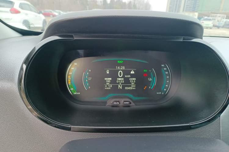 Used Chery Little Ant 2022 Sweet Pink Edition Half-Sugar Version Lithium Iron Phosphate 30 kW 301 km