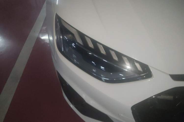 Used Audi A4L 2022 40 TFSI Luxury Dynamic Model
