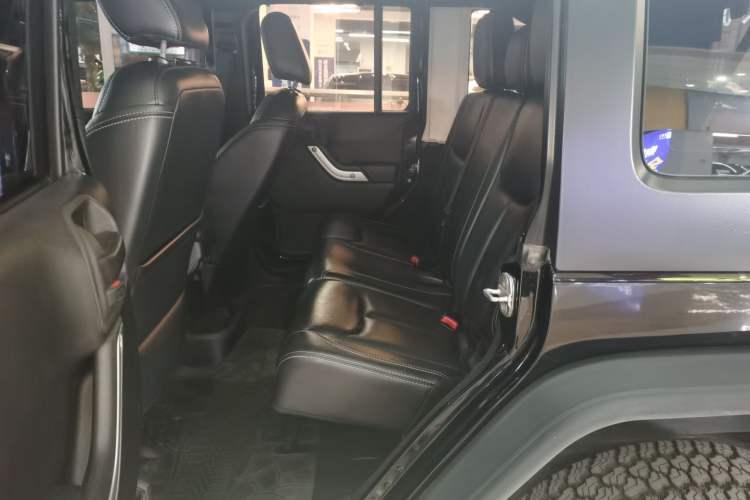 Used Jeep Wrangler 2013 3.6L Sahara Four-Door Edition