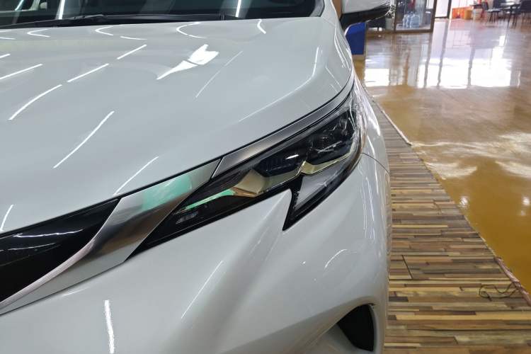 Used Toyota Granvia 2023 2.5L Hybrid Prestige VIP Edition
