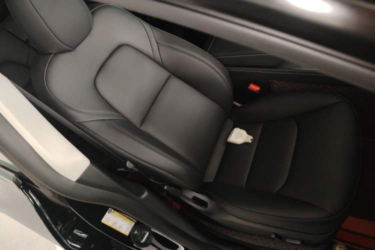 Used Tesla Model Y 2024 Long-Range All-Wheel-Drive Version