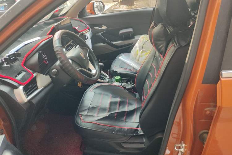 Used Baojun 510 2017 1.5L manual Comfort trim