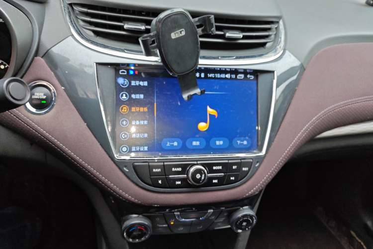 Used Chevrolet Malibu 2018 530T Automatic Luxury Edition Audio And AC Panel