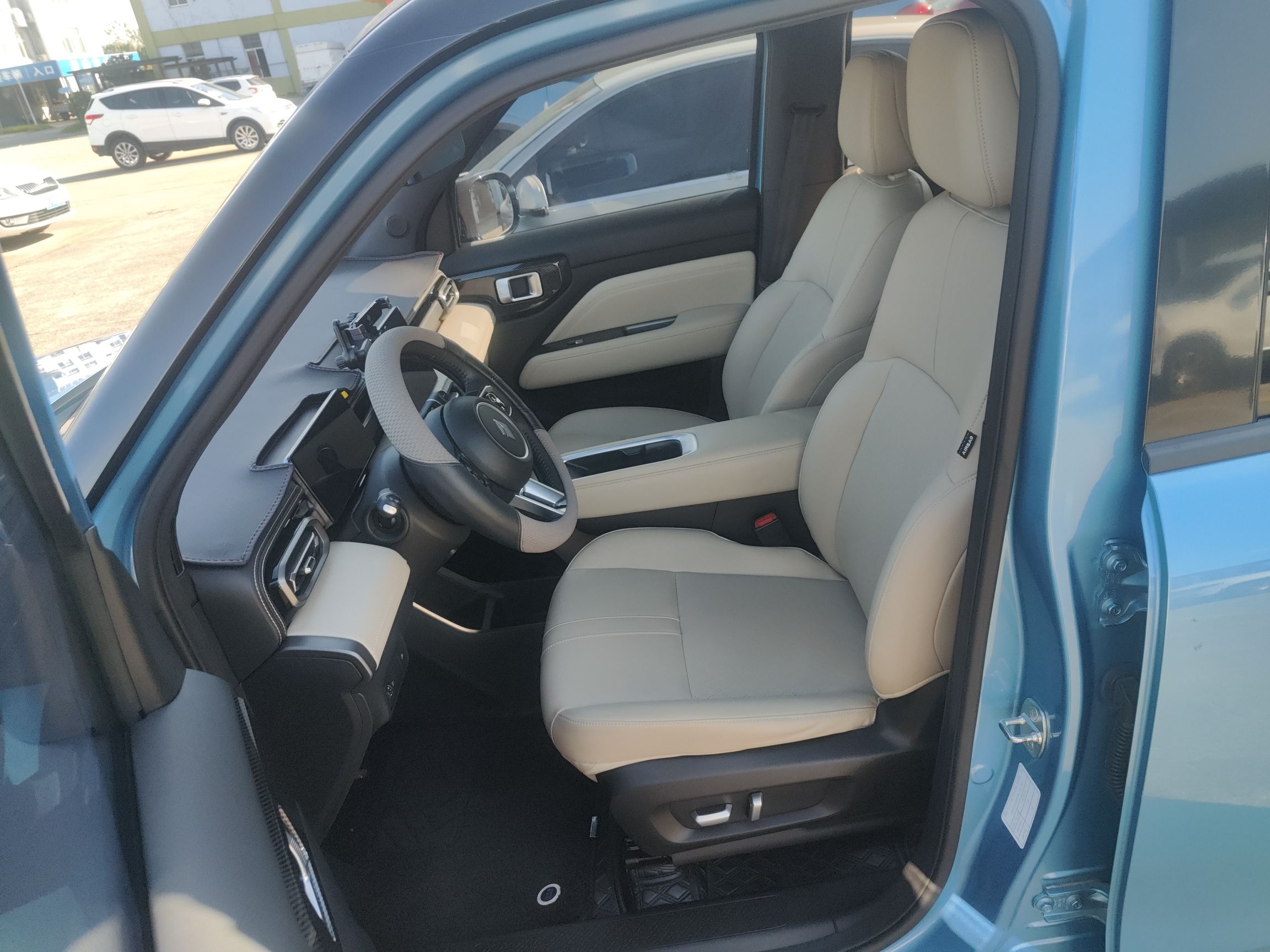 Переднее сиденье в автомобиле