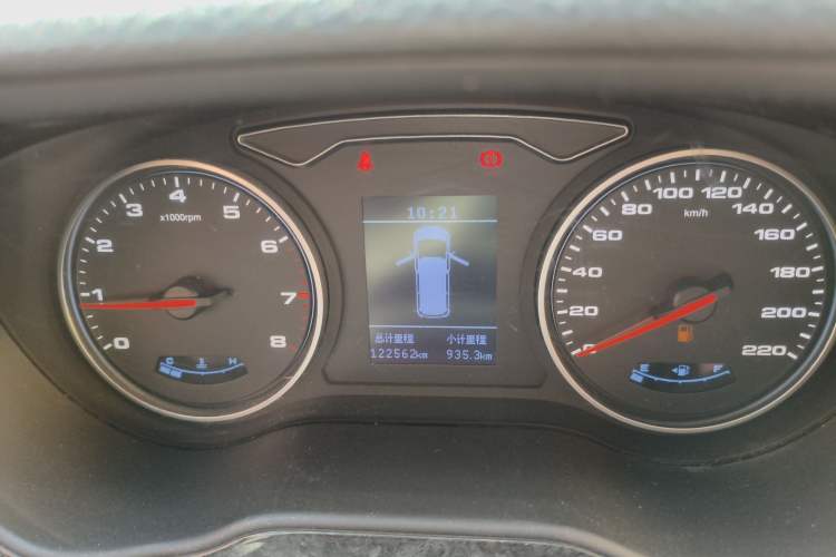 Used JAC Refine M4 2016 2.0L Manual Luxury Version
