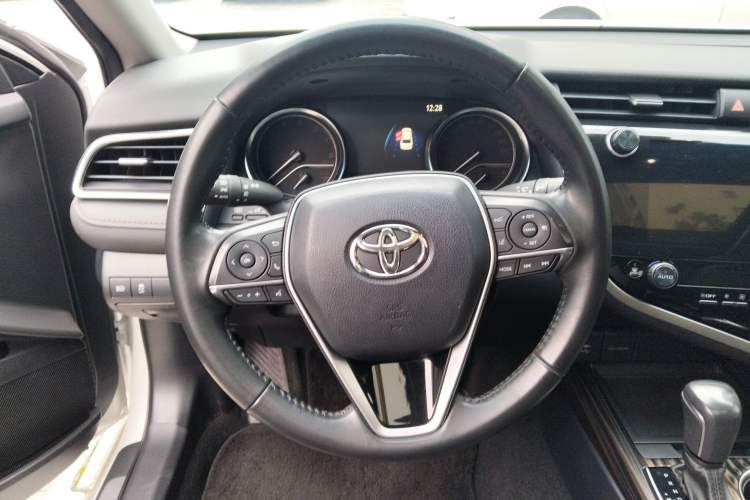 Used Toyota Camry 2019 2.0G Luxury Edition China VI Standard
