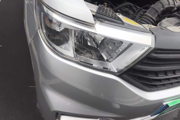 Used Wuling Hongguang V 2019 1.5L Standard Version China VI LAR
