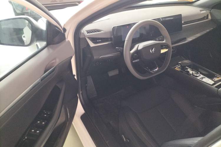 Used Changan Ruicheng PLUS 2023 1.5T DCT Prestige Edition
