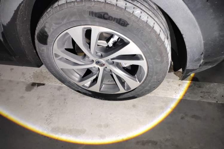 Used Buick Envision 2023 Encore S 552T Two-Wheel Drive Luxury Model
