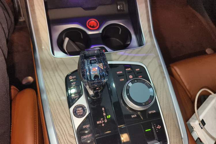 Used BMW X7 2022 xDrive40i Executive M Sport Package Gear Lever