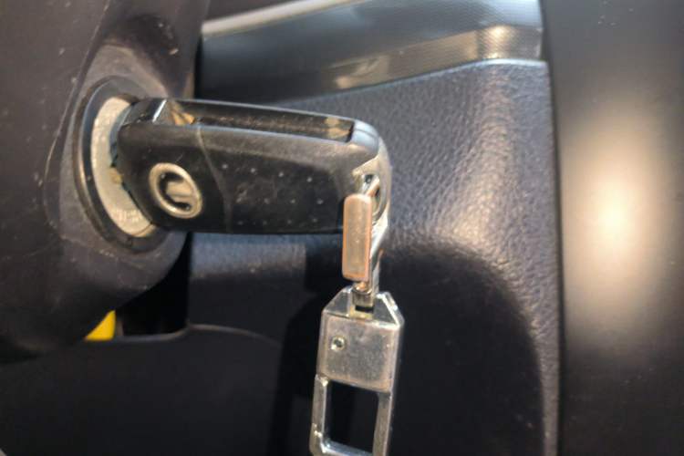 Used Haval H5 Classic 2013 ZhiZun Edition Green Silence 2.0T Manual Two-Wheel Drive Progressive Model