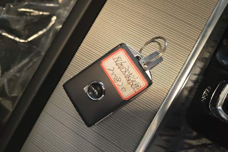 Used Volvo XC60 2025 B5 Four-Wheel Drive Smart & Advanced Midnight Black Edition Interior 1