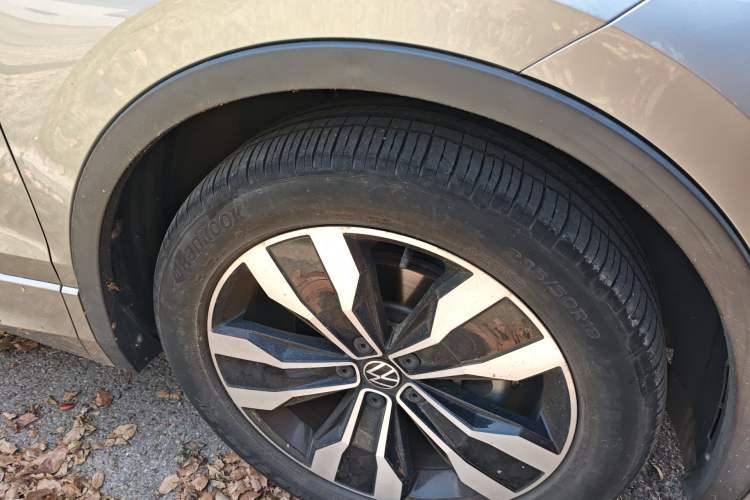 Used Volkswagen Tiguan L 2022 330TSI Automatic Two-Wheel Drive R-Line Enhanced Edition Right Front Wheel Hub