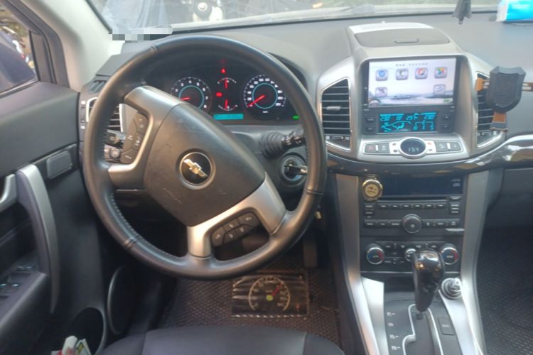 Used Chevrolet Captiva 2014 2.4L 4x4 Flagship Edition 7 Seats Steering Wheel