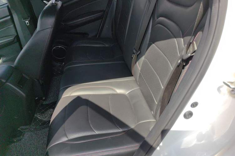 Used Dongfeng Fengon 500 2022 1.5L Manual Enjoyment Model
