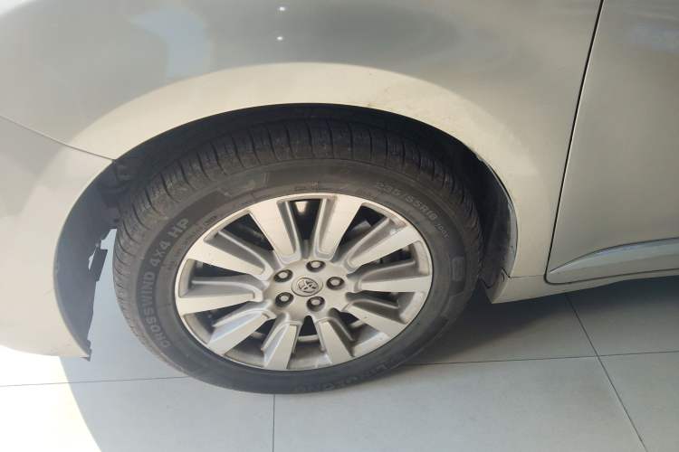 Used Toyota SIENNA 2015 3.5L 4WD LE Gasoline U.S. Specification Exterior 1