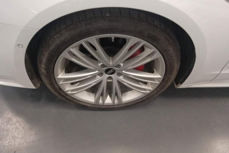 Used Audi A7L 2024 45 TFSI quattro Luxury Edition Left Front Wheel Hub