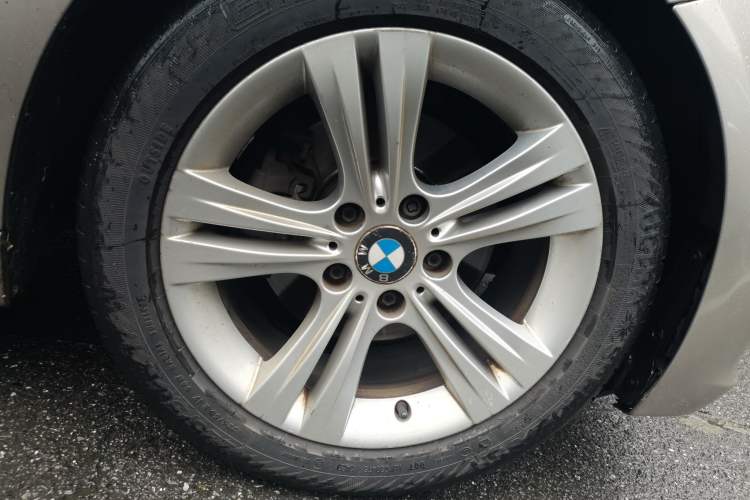 Used BMW 3 Series 2015 320i Active Edition
