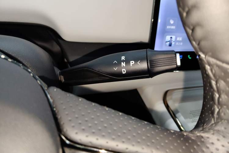 Used VOYAH COURAGE 2024 Long-Range Supercharge Edition Gear Lever