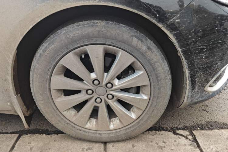 Used Ford Taurus 2017 EcoBoost 180 Luxury Model Right Front Wheel Hub