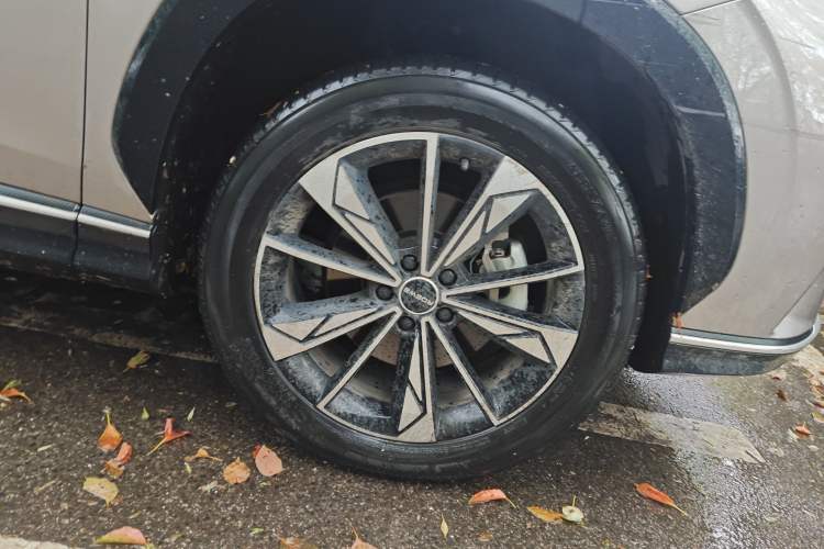 Used Roewe RX5 New Energy 2023 eRX5 Super Hybrid Prestige Edition Right Front Wheel Hub