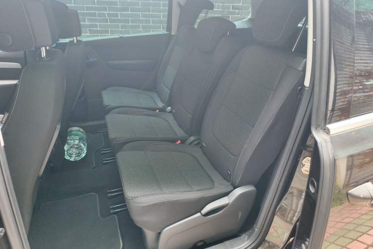 Used Volkswagen Sharan 2016 280TSI Enjoyment Model 7-Seater