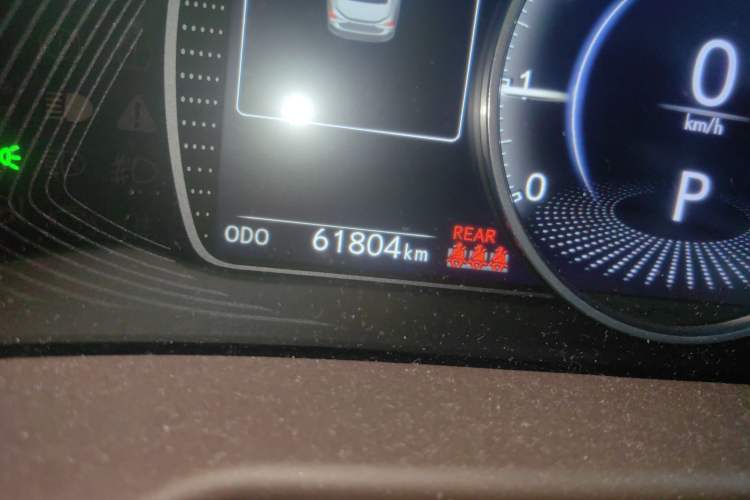 Used Lexus ES 2020 200 Luxury Edition Odometer Close Up