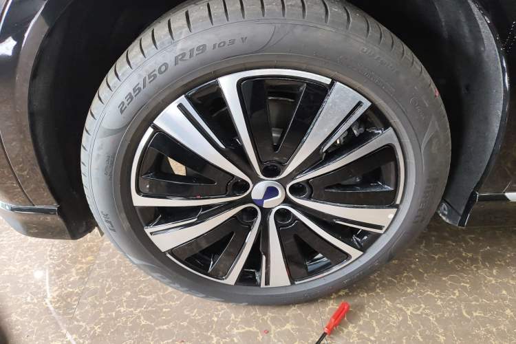 Used Denza N7 2025 702 Intelligent Driving Dual-Laser Luxury Edition Left Front Wheel Hub