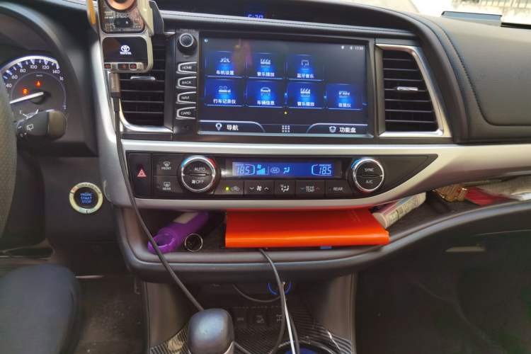 Used Toyota Highlander 2017 2.0T Four-Wheel Drive Luxury Edition 7 Seats Audio And AC Panel