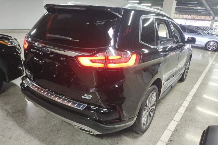 Used Ford Edge 2021 Facelifted PLUS EcoBoost 245 Two-Wheel Drive XLT 7-Seater
