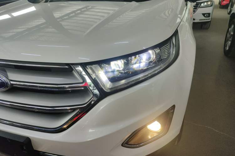 Used Ford Edge 2015 2.0T GTDi 4x4 High-Grade Model
