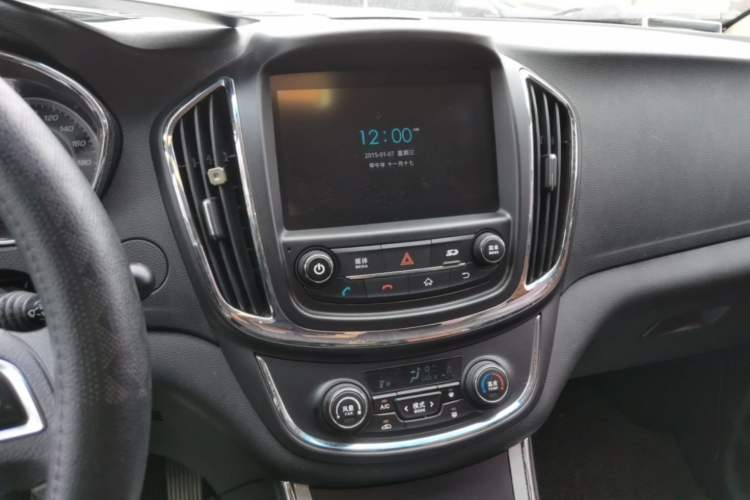 Used Baojun 560 2016 1.8L iAMT Elite Edition