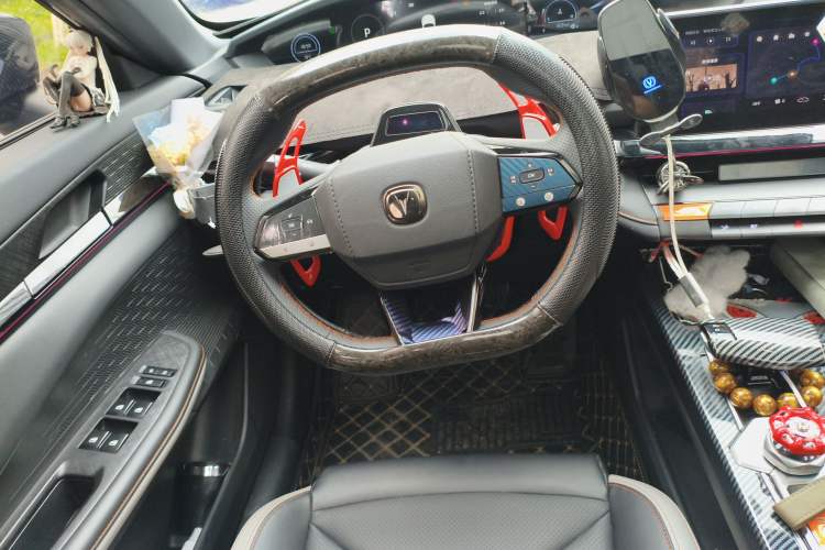 Used CHANGAN UNI-V 2023 1.5T Prestige Model
