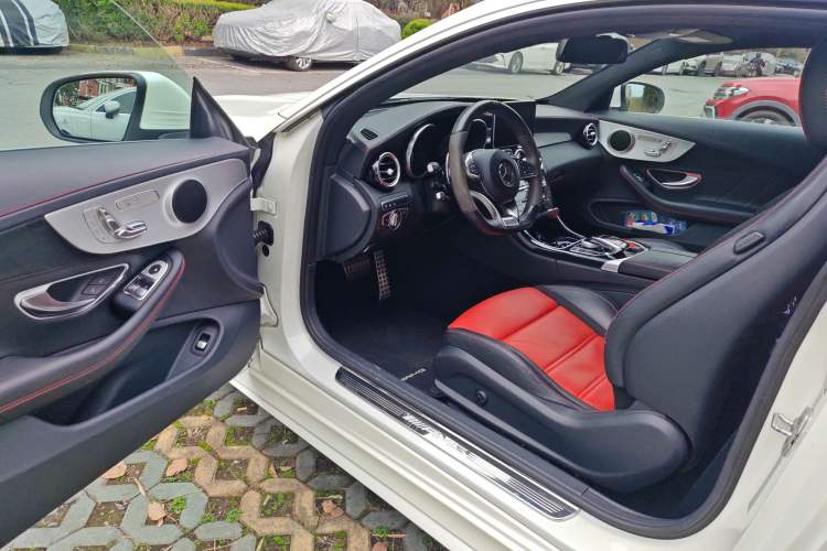 Used Mercedes-Benz C-Class AMG 2016 AMG C 63 Coupe Driver Seat