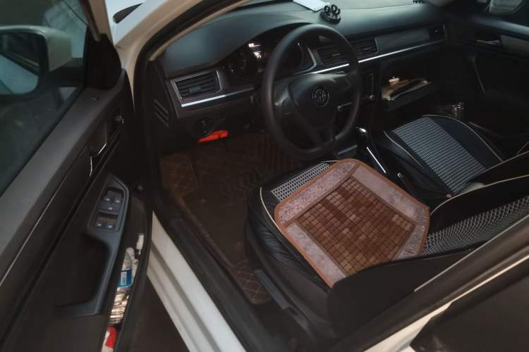 Used Volkswagen Bora 2016 1.6L Automatic Fashion Model