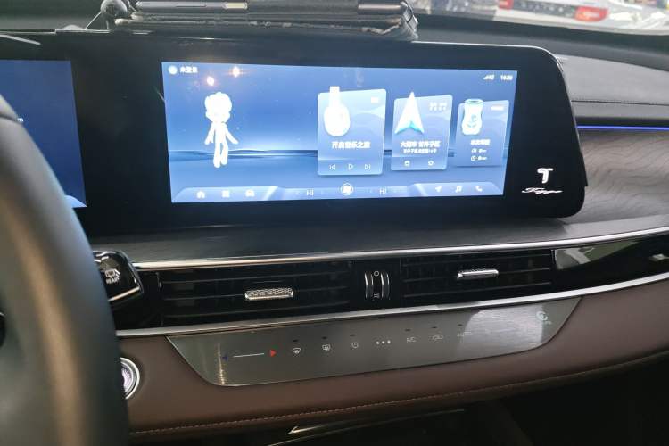 Used Chery Tiggo 8 PRO 2024 Champion Edition 290T Two-Wheel Drive Peak Version 5 Seats Audio And AC Panel