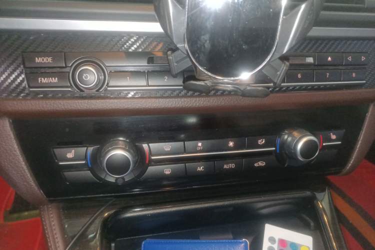 Used BMW 5 Series 2014 525Li Luxury Design Package Audio And AC Panel