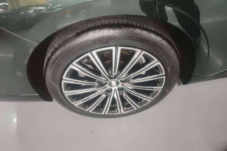Used Geely Galaxy 8 2025 130km EM-P Starship Edition Right Rear Wheel Hub