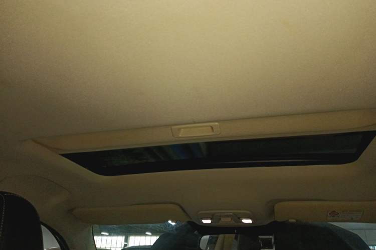 Used Geely Auto Emgrand X7 Sport 2021 Million Edition 1.8TD DCT Two-Wheel Drive Luxury Model
