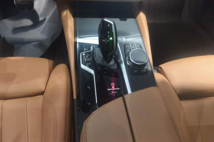 Used BMW 5 Series 2021 530i M Sport Package Gear Lever