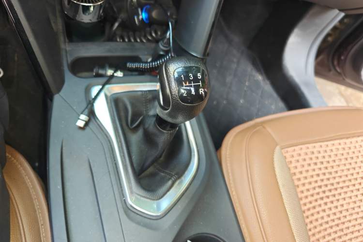 Used GAC Trumpchi GS4 2016 235T Manual Luxury Edition Gear Lever