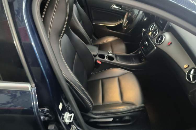 Used Mercedes-Benz GLA 2015 GLA 200 Fashion Model