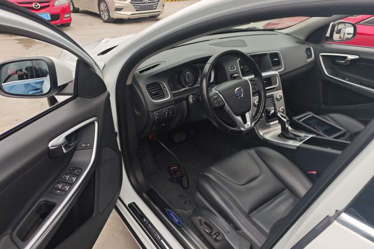 Used Volvo S60 2016 S60L T4 Zhiyuan Edition
