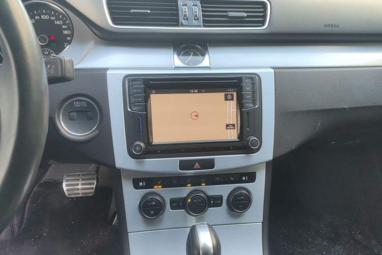 Used Volkswagen FAW-Volkswagen CC 2018 1.8TSI Luxury Model Audio And AC Panel