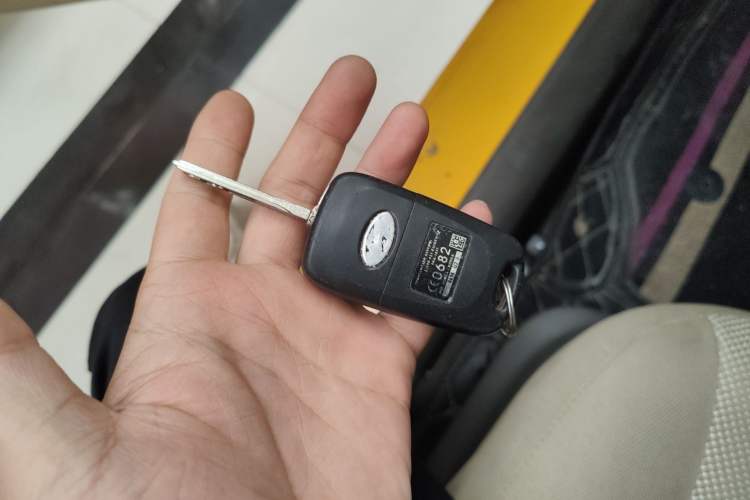 Used Hyundai Verna (older generation) 2013 Sedan 1.4L Automatic Standard GL Model Vehicle Key