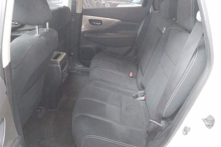 Used Nissan Murano 2021 2.5L XE Two-Wheel Drive Elite Edition Interior 4