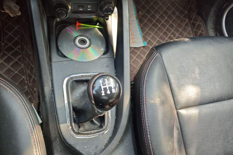 Used CHANGAN CS35 2014 1.6L Manual Luxury Model China IV Standard
